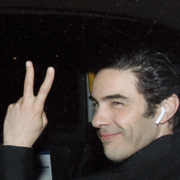 Tahar Rahim dans un taxi à Londres, le 29 mars 2022.