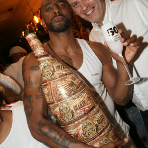 Exclusif - Stomy Bugsy, David Desclos - Stomy Bugsy fête son 50ème anniversaire à la fin de la représentation de la pièce "Un Jour j'irai à Détroit ! " au théâtre du Gymnase Marie-Bell à Paris le 21 mai 2022. © JLPPA/Bestimage 