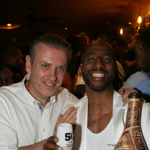 Exclusif - David Desclos, Stomy Bugsy - Stomy Bugsy fête son 50ème anniversaire à la fin de la représentation de la pièce "Un Jour j'irai à Détroit ! " au théâtre du Gymnase Marie-Bell à Paris le 21 mai 2022. © JLPPA/Bestimage 