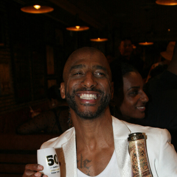 Exclusif - Stomy Bugsy - Stomy Bugsy fête son 50ème anniversaire à la fin de la représentation de la pièce "Un Jour j'irai à Détroit ! " au théâtre du Gymnase Marie-Bell à Paris le 21 mai 2022. © JLPPA/Bestimage 