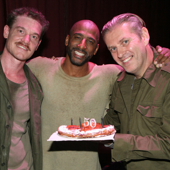 Exclusif - Cyril Guelle, Stomy Bugsy, David Desclos - Stomy Bugsy fête son 50ème anniversaire à la fin de la représentation de la pièce "Un Jour j'irai à Détroit ! " au théâtre du Gymnase Marie-Bell à Paris le 21 mai 2022. © JLPPA/Bestimage