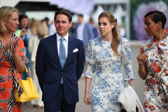 La princesse Beatrice d'York et son mari Edoardo Mapelli Mozzi en visite au "Chelsea Flower Show 2022" à Londres, le 23 mai 2022. 