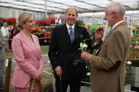 Le prince Edward, comte de Wessex, et Sophie Rhys-Jones, comtesse de Wessex, en visite au "Chelsea Flower Show 2022" à Londres, le 23 mai 2022. 