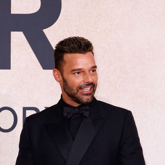 Ricky Martin lors du gala de l'amfAR à l'hôtel du Cap-Eden-Roc en parallèle du Festival de Cannes, le 26 mai 2022 à Antibes