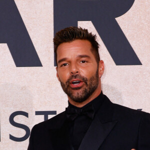 Ricky Martin lors du gala de l'amfAR à l'hôtel du Cap-Eden-Roc en parallèle du Festival de Cannes, le 26 mai 2022 à Antibes