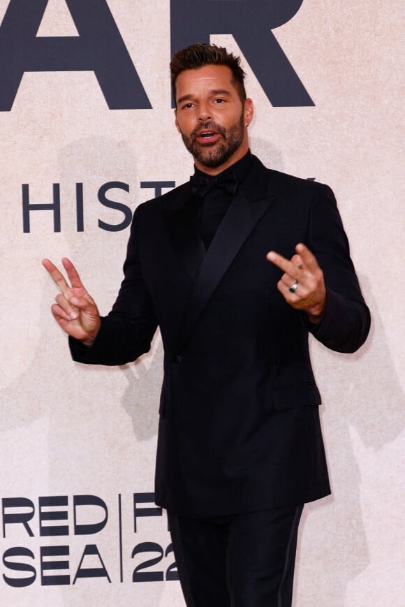 Ricky Martin lors du gala de l'amfAR à l'hôtel du Cap-Eden-Roc en parallèle du Festival de Cannes, le 26 mai 2022 à Antibes