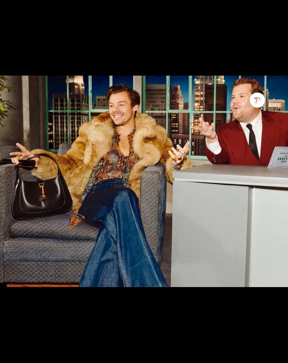 La nouvelle campagne de sacs à main de Gucci lors d'une fausse émission animée par James Corden avec Harry Styles, Serena Williams, Dakota Johnson, Diane Keaton et d'autres