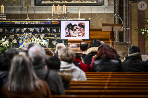 Un rassemblement religieux a lieu à la cathédrale d'Albi, France, le 8 janvier 2022, à l'initiative de la soeur et d'une amie de Delphine Jubillar