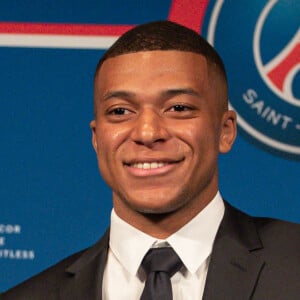 Kylian Mbappé lors d'une conférence de presse suite au renouvellement de son contrat au Paris Saint-Germain jusqu'en 2025, au Parc des Princes à Paris, France, le 23 mai 2022. © Aurelien Morissard/Panoramic/Bestimage