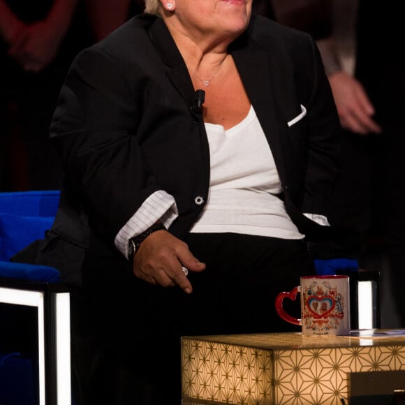 Exclusif - Mimie Mathy - Enregistrement de l'émission "La Boîte à secrets 4" à Paris, présentée par F.Bollaert, et diffusée le 10 avril sur France 3. Le 23 janvier 2020 © Tiziano Da Silva / Bestimage Au cours de la soirée, chaque invité aura une boîte disposée devant lui, de laquelle il extraira un objet revêtant une valeur particulière à ses yeux. Après en avoir livré la signification en plateau, la personnalité verra alors apparaître une surprise sous la boîte géante de l'émission, avec l'intervention de proches. Une émission qui véhicule de belles valeurs, et qui contiendra son lot de larmes et de révélations dans une atmosphère bienveillante. 