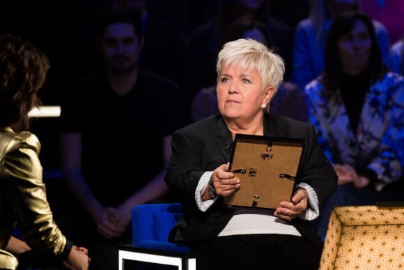 Exclusif - Mimie Mathy - Enregistrement de l'émission "La Boîte à secrets 4" à Paris, présentée par F.Bollaert, et diffusée le 10 avril sur France 3. Le 23 janvier 2020 © Tiziano Da Silva / Bestimage Au cours de la soirée, chaque invité aura une boîte disposée devant lui, de laquelle il extraira un objet revêtant une valeur particulière à ses yeux. Après en avoir livré la signification en plateau, la personnalité verra alors apparaître une surprise sous la boîte géante de l'émission, avec l'intervention de proches. Une émission qui véhicule de belles valeurs, et qui contiendra son lot de larmes et de révélations dans une atmosphère bienveillante. 