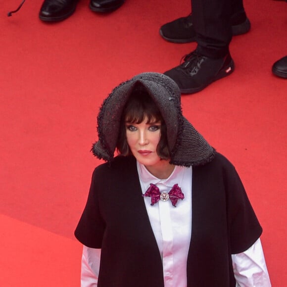 Isabelle Adjani - Montée des marches du film " Les Amandiers " lors du 75ème Festival International du Film de Cannes. Le 22 mai 2022 © Giancarlo Gorassini / Bestimage 