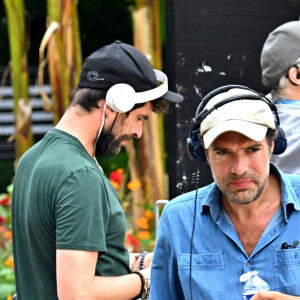 Rencontre sur le tournage du prochain film réalisé par Nicolas Bedos, "Mascarade" dans les jardins du Musée Masséna à Nice, le 10 juin 2021. Avec dans le casting, Pierre Niney, Isabelle Adjani, François Cluzet, Charles Berling, Marine Vacth, Emmanuelle Devos, Laura Morante, ce film est une comédie dramatique sur le thème des arnaques, des crimes et des passions. Le tournage devrait se dérouler sur la Côte d'Azur pendant plus de 2 mois. © Bruno Bebert / Bestimage