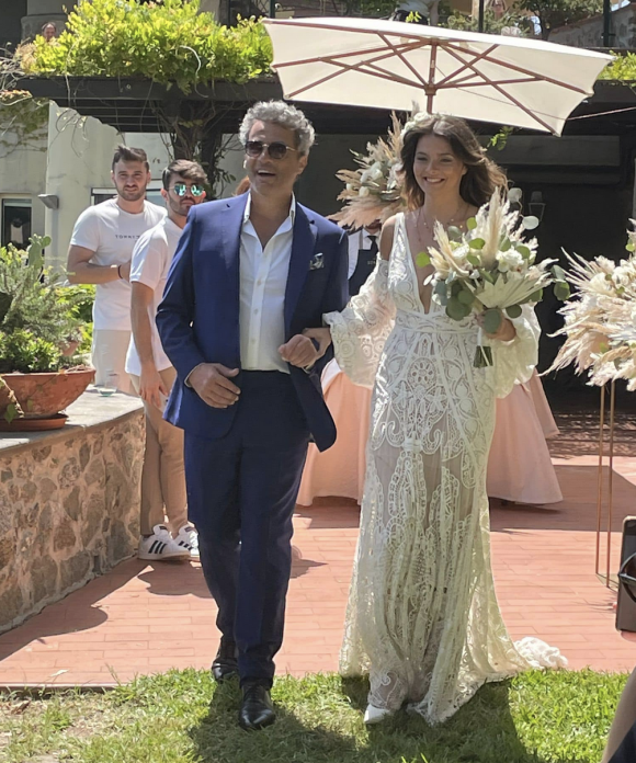 Julien Cohen partage des photos du mariage de sa fille Carla - Facebook