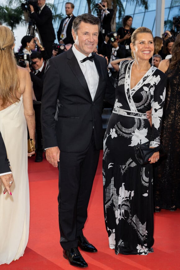 Christian Estrosi et sa femme Laura Tenoudji-Estrosi - Montée des marches du film " Mascarade " lors du 75ème Festival International du Film de Cannes. Le 27 mai 2022 © Olivier Borde / Bestimage 