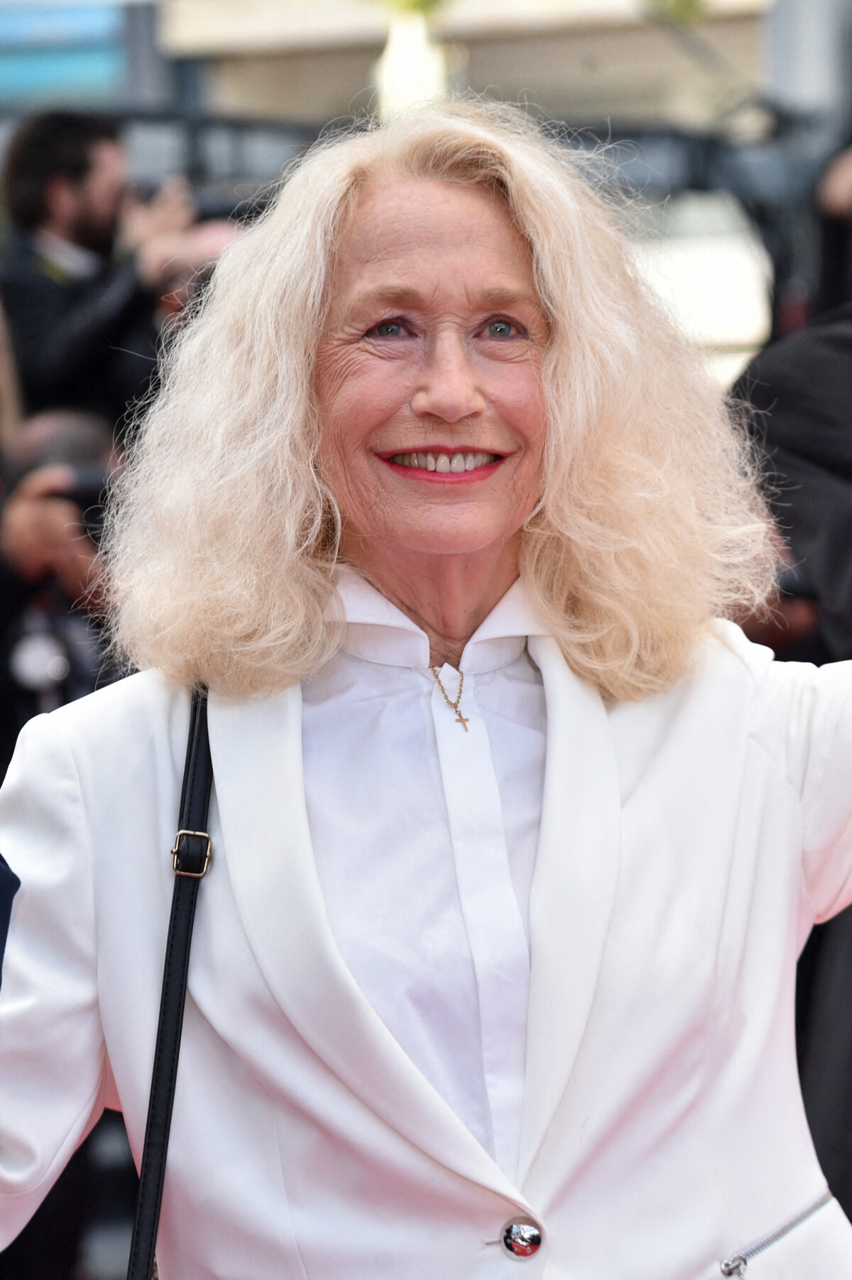 Photo Brigitte Fossey Montée des marches pour la cérémonie de clôture du ème Festival