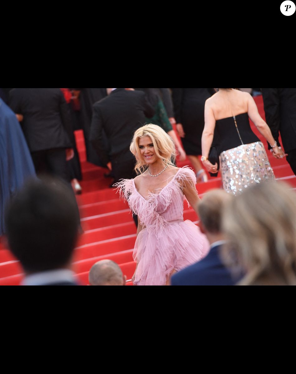 Victoria Silvstedt - Montée des marches pour la cérémonie de clôture du 75ème Festival International du Film de Cannes. Le 28 mai 2022 © Giancarlo Gorassini / Bestimage
