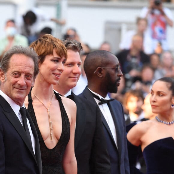 Asghar Farhad, Deepika Padukonei, Joachim Trier, Jasmine Trinca, Vincent Lindon (Président du jury), Rebecca Hall, Jeff Nichols, Ladj Ly, Noomi Rapace - Montée des marches pour la cérémonie de clôture du 75ème Festival International du Film de Cannes. Le 28 mai 2022 © Giancarlo Gorassini / Bestimage 