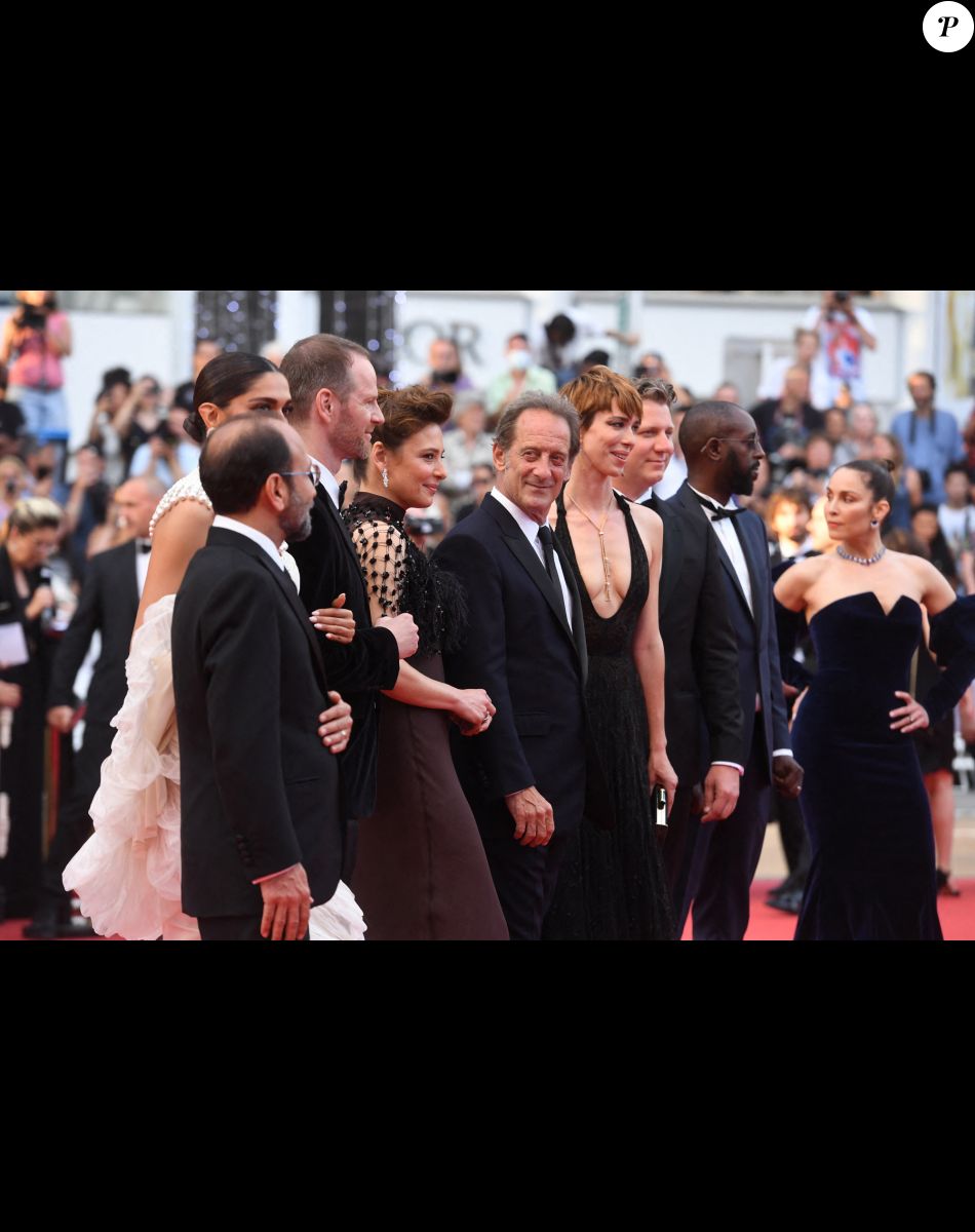 Asghar Farhad, Deepika Padukonei, Joachim Trier, Jasmine Trinca, Vincent Lindon (Président du jury), Rebecca Hall, Jeff Nichols, Ladj Ly, Noomi Rapace - Montée des marches pour la cérémonie de clôture du 75ème Festival International du Film de Cannes. Le 28 mai 2022 © Giancarlo Gorassini / Bestimage
