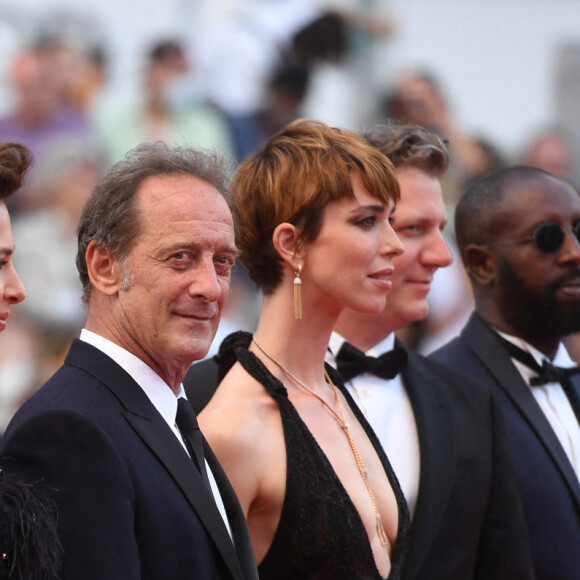Asghar Farhad, Deepika Padukonei, Joachim Trier, Jasmine Trinca, Vincent Lindon (Président du jury), Rebecca Hall, Jeff Nichols, Ladj Ly, Noomi Rapace - Montée des marches pour la cérémonie de clôture du 75ème Festival International du Film de Cannes. Le 28 mai 2022 © Giancarlo Gorassini / Bestimage 