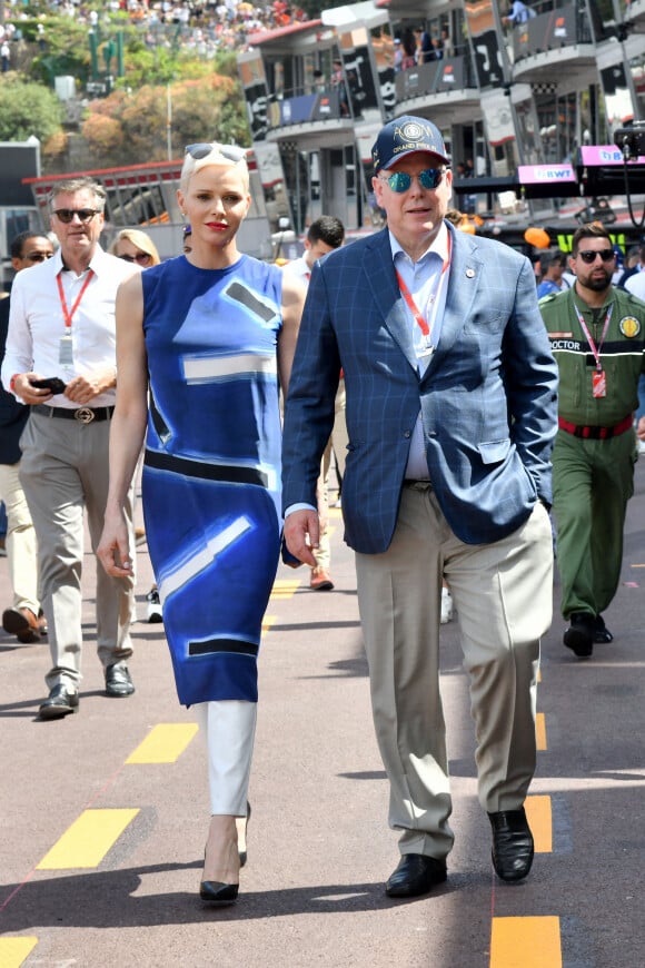 Le Prince Albert II de Monaco et la princesse Charlene lors de la journée des qualifications du Grand Prix de Monaco 2022 de F1, où le pilote monégasque de Ferrari, C.Leclerc, est en pôle position, à Monaco, le 28 mai 2022. © Bruno Bebert/Pool Monaco/Bestimage