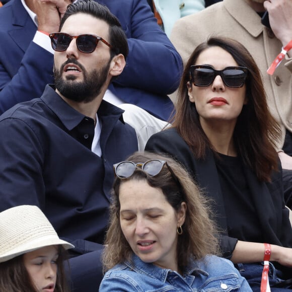 Sofia Essaïdi et son compagnon Adrien Galo - People dans les tribunes lors des Internationaux de France de Tennis de Roland Garros 2022 à Paris le 29 mai 2022. © Cyril Moreau/Bestimage