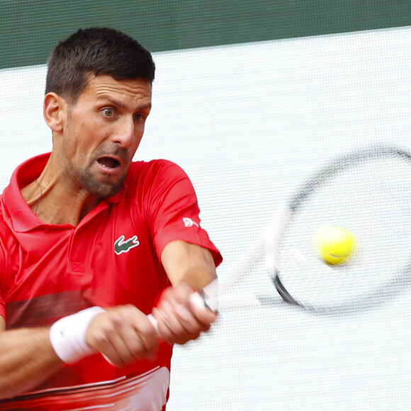 Novak Djokovic lors du troisième tour simple messieurs des Internationaux de France de tennis de Roland Garros à Paris, France, le 27 mai 2022. © Federico Pestellini/PanoramicBestimage