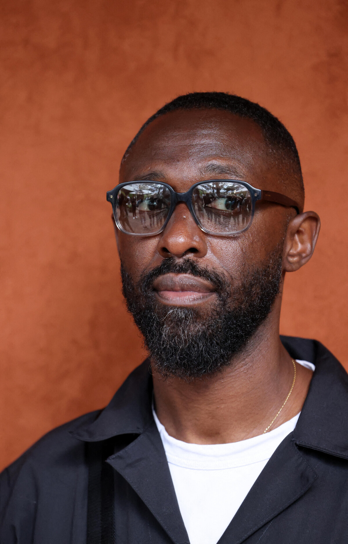Photo Thomas Ngijol au village (jour 10) lors des Internationaux de