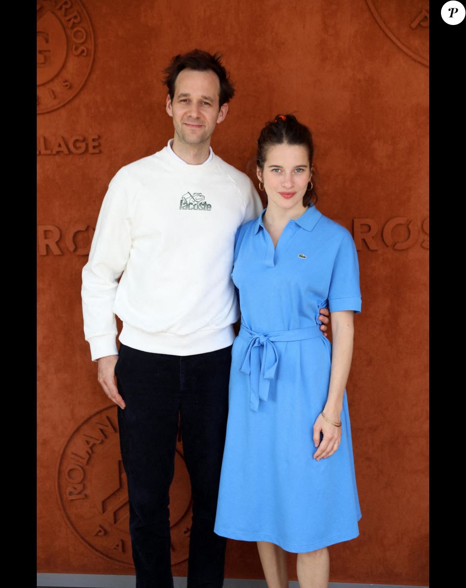 Benjamin Lavernhe et sa compagne Rebecca Marder au village (jour 10) lors des Internationaux de France de Tennis de Roland Garros 2022 à Paris, France, le 31 mai 2022. © Dominique Jacovides/Bestimage