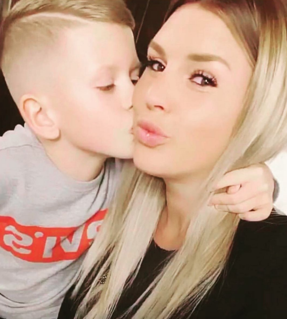 Amélie Neten pousse un coup de gueule sur les réseaux sociaux pour défendre son fils Hugo, attaqué par les internautes - Instagram