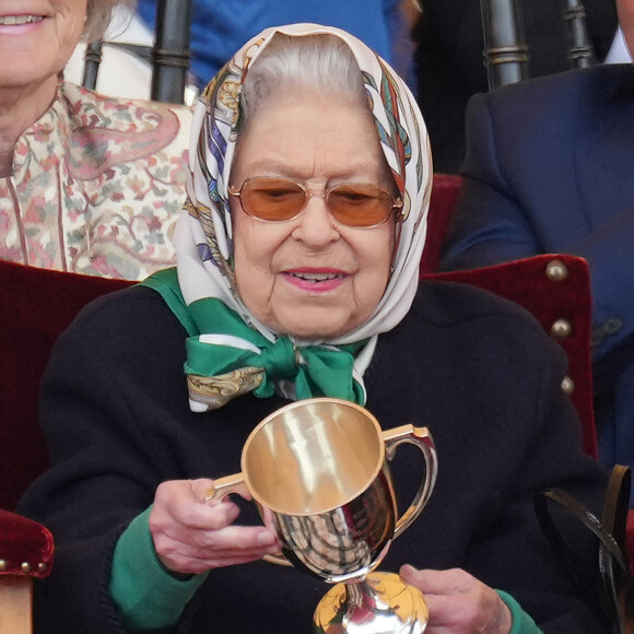 La reine Elisabeth II d'Angleterre assiste au "Royal Windsor Horse Show" à Windsor en présence du prince Edward, duc de Kent, et de sa femme, Sophie Rhys-Jones, comtesse de Wessex, Royaume Uni, le 13 mai 2022. 