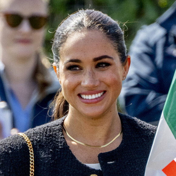 Le prince Harry et Meghan Markle lors du "Land Rover Challenge" au premier jour des Invictus Games 2020 à La Haye, le 16 avril 2022.