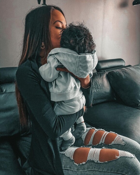 Olivia Gayat avec son fils Kayden