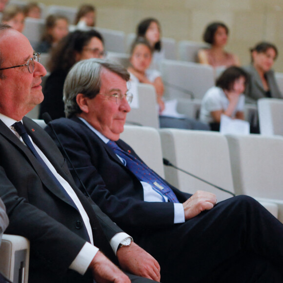 Exclusif - Marc Ladreit de Lacharrière, François Hollande, Xavier Darcos - 10e cérémonie du prix de l'audace artistique et culturelle à l'auditorium de l'institut de France à Paris, le 30 mai 2022. © Christophe Clovis / Bestimage