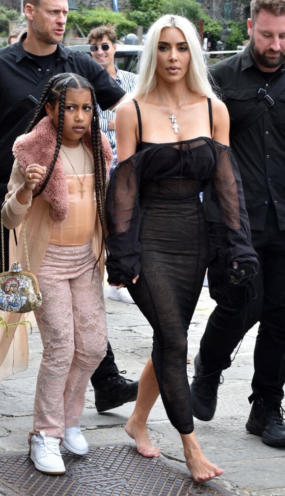 Kim Kardashian - Les célébrités se pressent au mariage de Kourtney Kardashian et Travis Barker à Portofino, le 22 mai 2022.