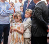 Le prince Albert II de Monaco avec ses enfants, le prince Jacques de Monaco, marquis des Baux et la princesse Charlène de Monaco en calèche pour se rendre à la fête des Fiefs 3ème rencontre des sites historiques Grimaldi de Monaco, le 4 juin 2022. © Claudia Albuquerque/Bestimage