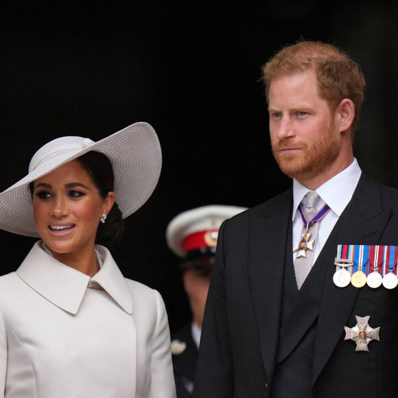 Peter Philips, le prince Harry, Meghan Markle, Zara Phillips - Sortie de la messe du jubilé, célébrée à la cathédrale Saint-Paul de Londres, le 3 juin 2022.