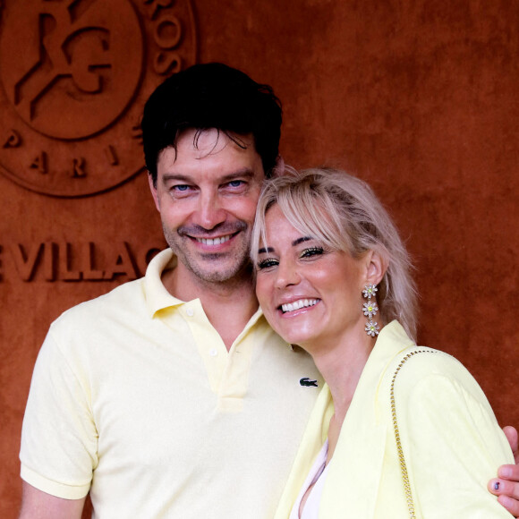 Elodie Gossuin et son mari Bertrand Lacherie au village lors des Internationaux de France de Tennis de Roland Garros 2022 à Paris, France, le 5 juin 2022. © Dominique Jacovides/Bestimage