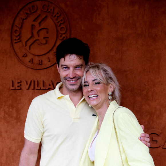 Elodie Gossuin et son mari Bertrand Lacherie au village lors des Internationaux de France de Tennis de Roland Garros 2022 à Paris, France, le 5 juin 2022. © Dominique Jacovides/Bestimage