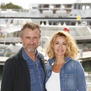 Alexandre Brasseur, Ingrid Chauvin "Demain nous appartient" - Photocall lors du Festival de la Fiction de La Rochelle. Le 18 septembre 2021 © Christophe Aubert via Bestimage