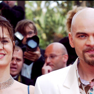 Clovis Cornillac et Caroline Proust - Montée des marches pour le film "Selon Charlie", dans le cadre du 59e Festival de Cannes. 2006.
