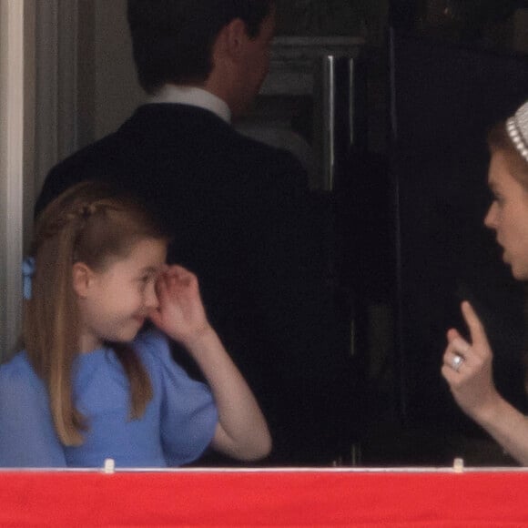 La princesse Charlotte de Cambridge et la princesse Beatrice d'York - Les membres de la famille royale regardent le défilé Trooping the Colour depuis un balcon du palais de Buckingham à Londres lors des célébrations du jubilé de platine de la reine le 2 juin 2022