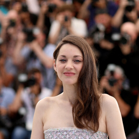 Marion Cotillard au photocall de "Brother And Sister (frère et soeur)" lors du 75ème Festival International du Film de Cannes, le 21 mai 2022. © Dominique Jacovides/Bestimage 