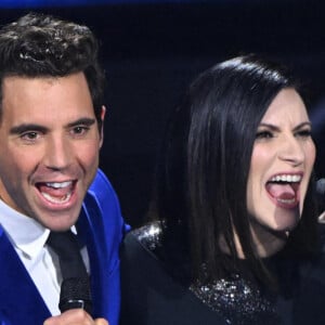 Mika, Laura Pausini sur la scène du 72e Festival de la chanson italienne de Sanremo. Le 2 février 2022.