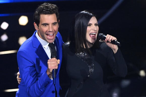 Mika, Laura Pausini sur la scène du 72e Festival de la chanson italienne de Sanremo. Le 2 février 2022.