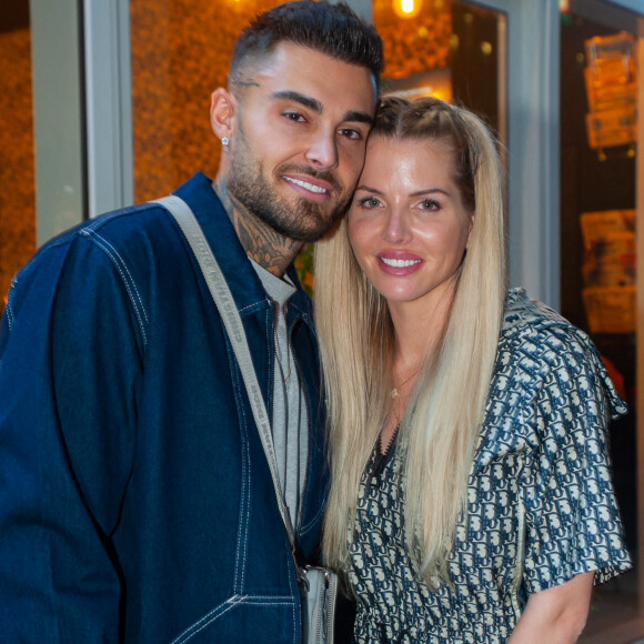 Exclusif - Thibault Garcia et sa femme Jessica Thivenin lors de la soirée " Come Chill with Booba " au bar Le Tube à Dubaï. © Nicolas Briquet / Bestimage