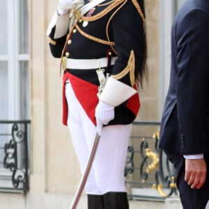 L'ancien président français, François Hollande arrive au palais présidentiel de l'Élysée, à Paris, le 7 mai 2022, pour assister à la cérémonie d'investiture d'Emmanuel Macron comme président français, suite à sa réélection le 24 avril dernier © Stéphane Lemouton/Bestimage 