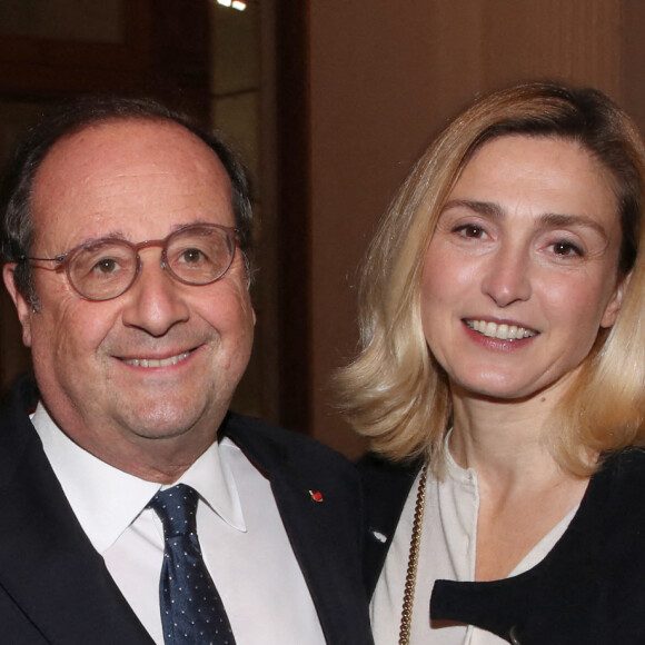 François Hollande et Julie Gayet se sont mariés le 4 juin 2022 dans l'intimité dans l'après-midi à la mairie de Tulle.