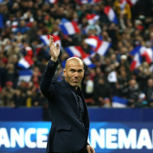 Zinedine Zidane - Hommage des anciens bleus vainqueurs de la coupe du monde 1998 au match amical France - Brésil au Stade de France à Saint-Denis le 26 mars 2015. Le Brésil à remporté le match sur le score de 3 buts à 1.