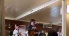 Thomas Dutronc a mis de l'ambiance lors du mariage de Christine Bravo en Corse le 11 juin 2022.